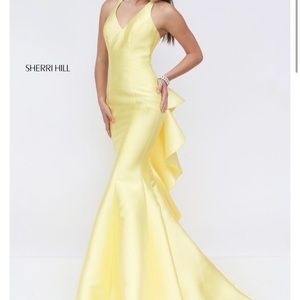 Sherri hill size 10